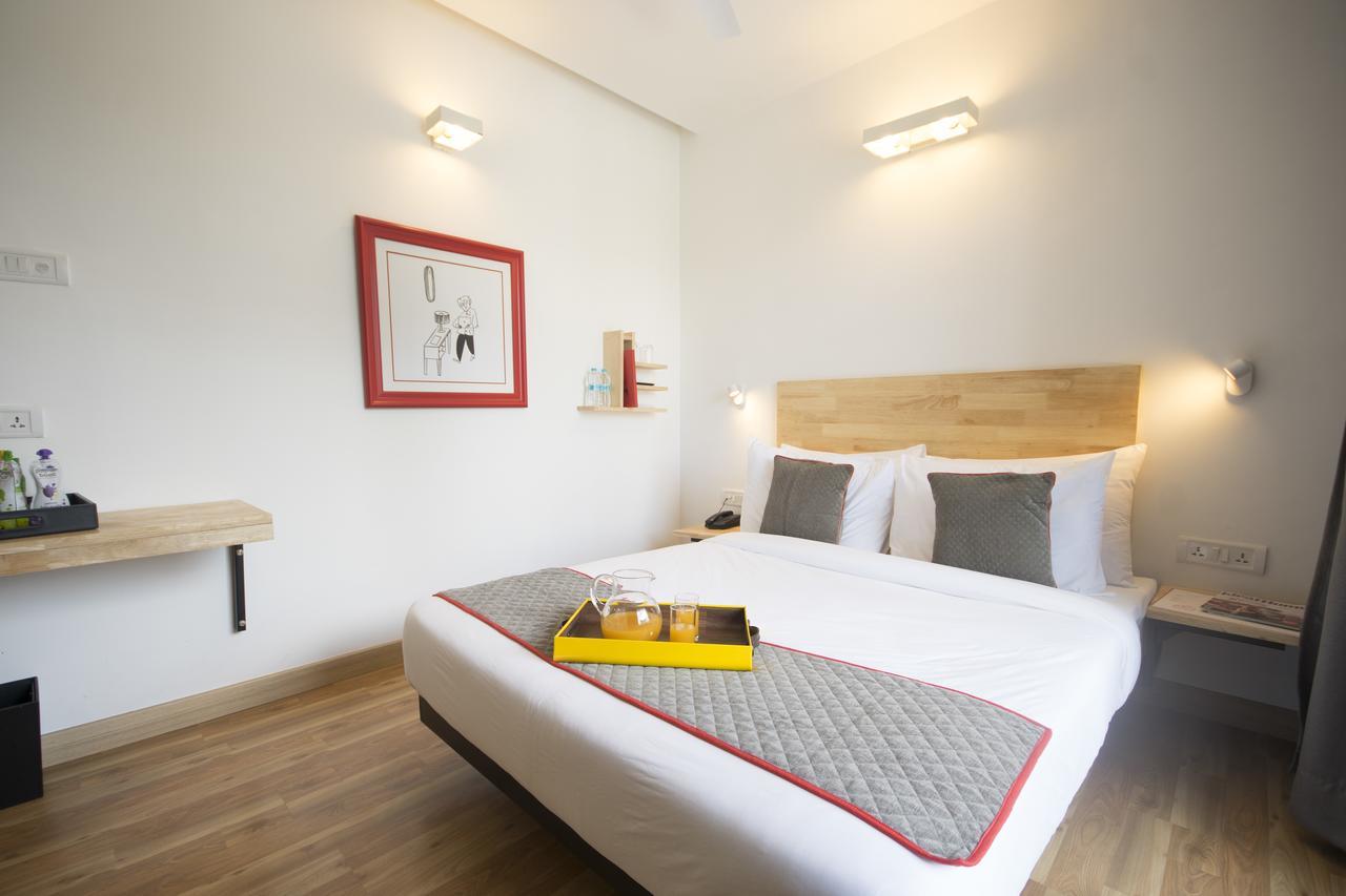Oyo Townhouse 16 International Airport Hotel Mumbai Bagian luar foto
